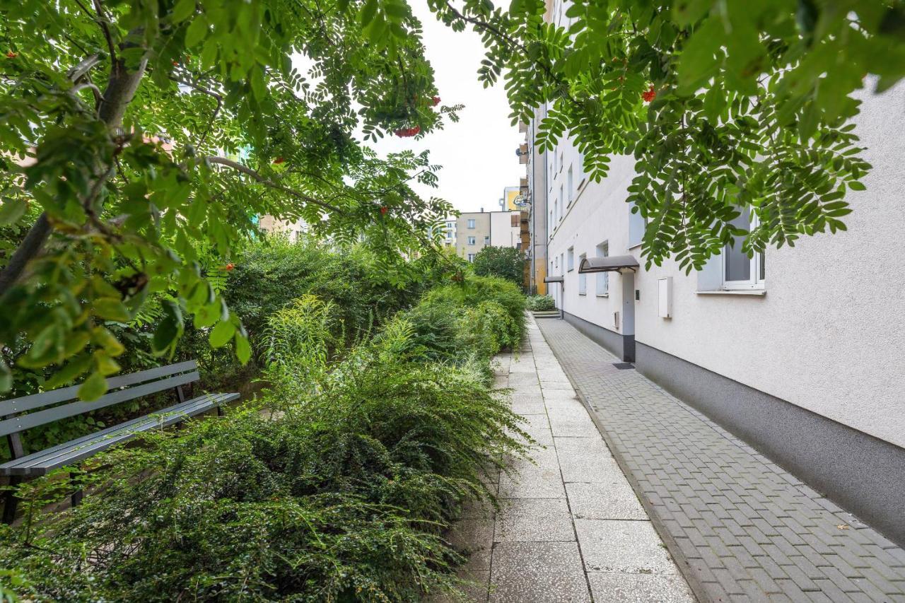 Trendy Downtown For 4 Guests By Renters Gdynia