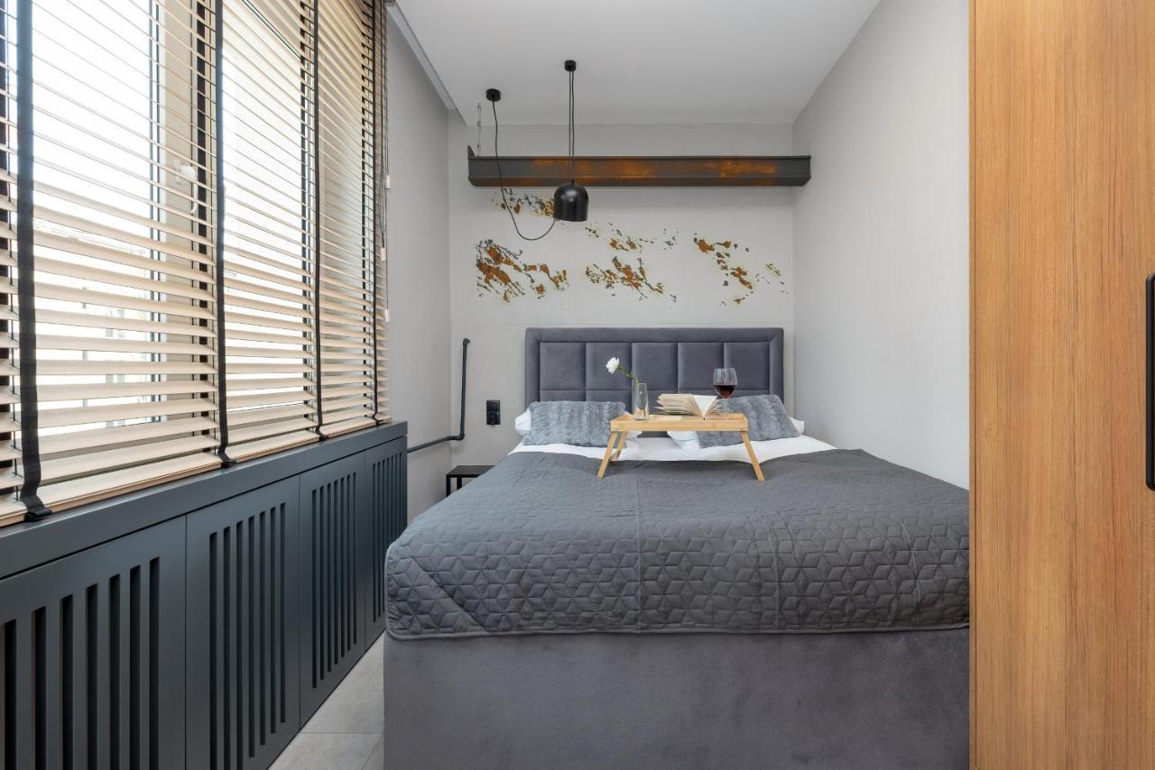 Trendy Downtown For 4 Guests By Renters *