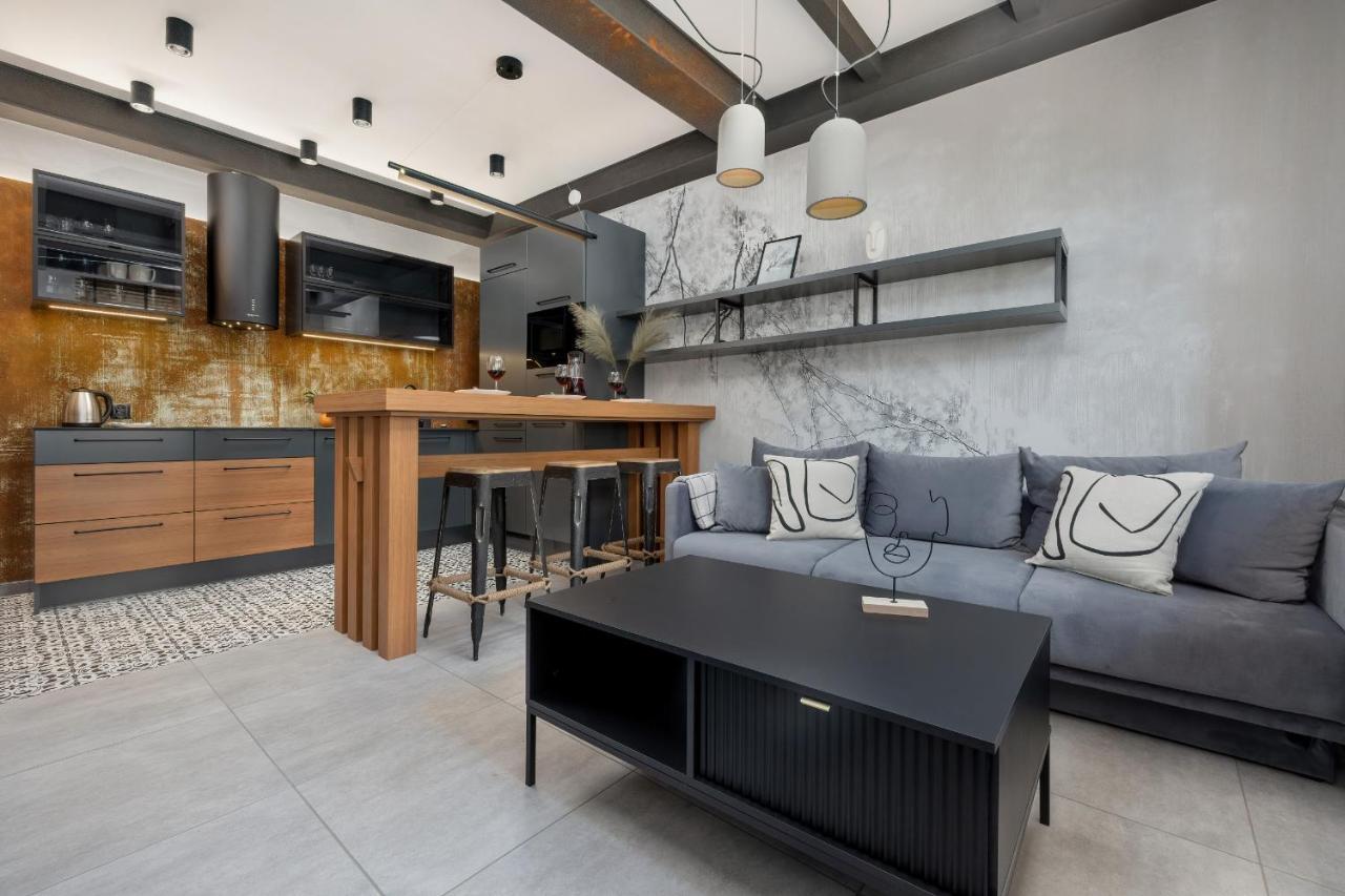 Trendy Downtown For 4 Guests By Renters Apartment Gdynia