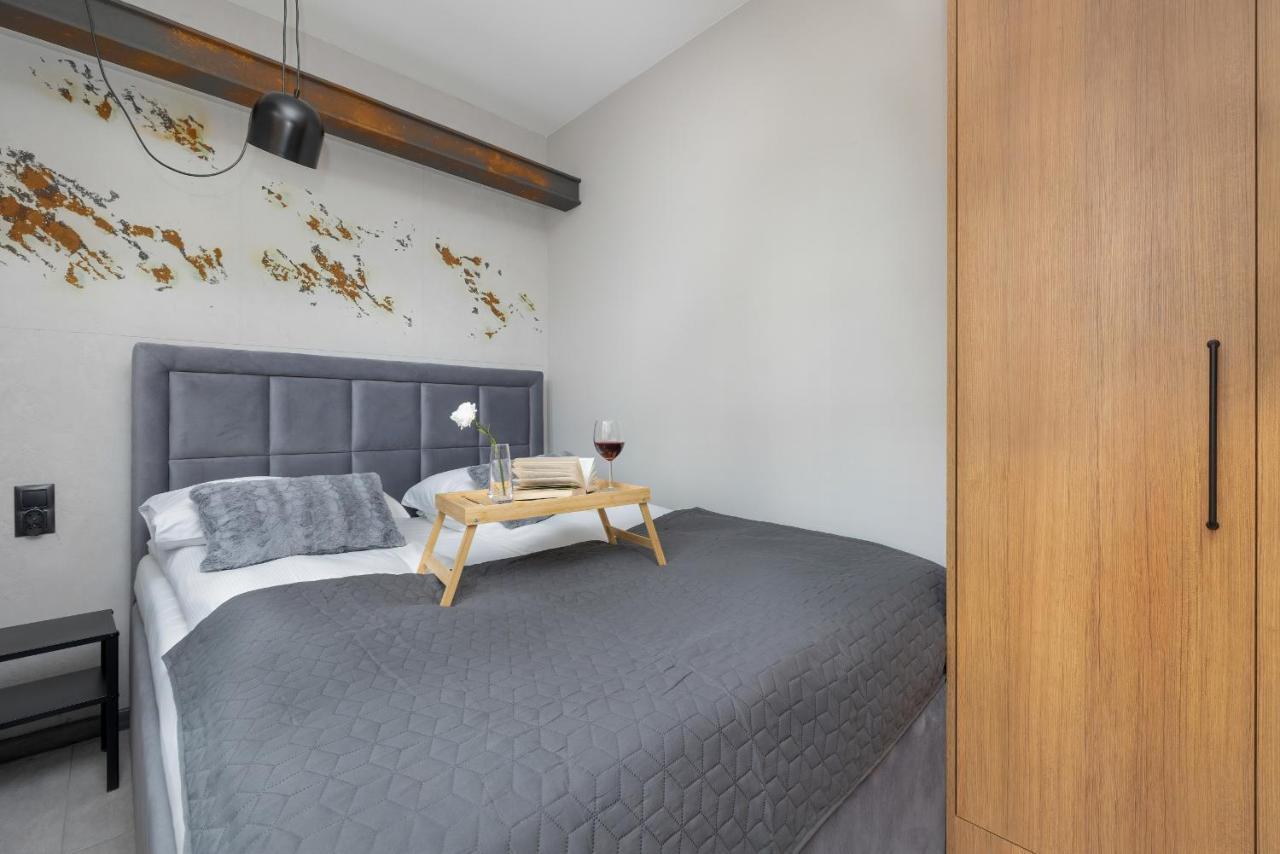 Trendy Downtown For 4 Guests By Renters *